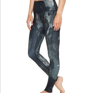 Alo Yoga Canyon Print